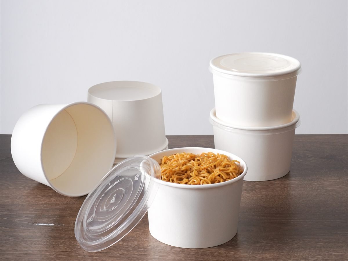 Paper bowl SEALPAK dengan tutup, berisi mie